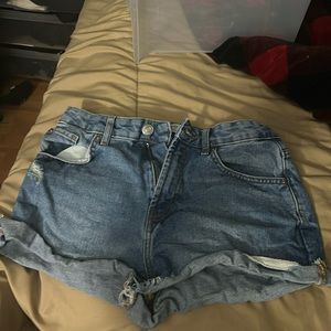 high waisted jean shorts !